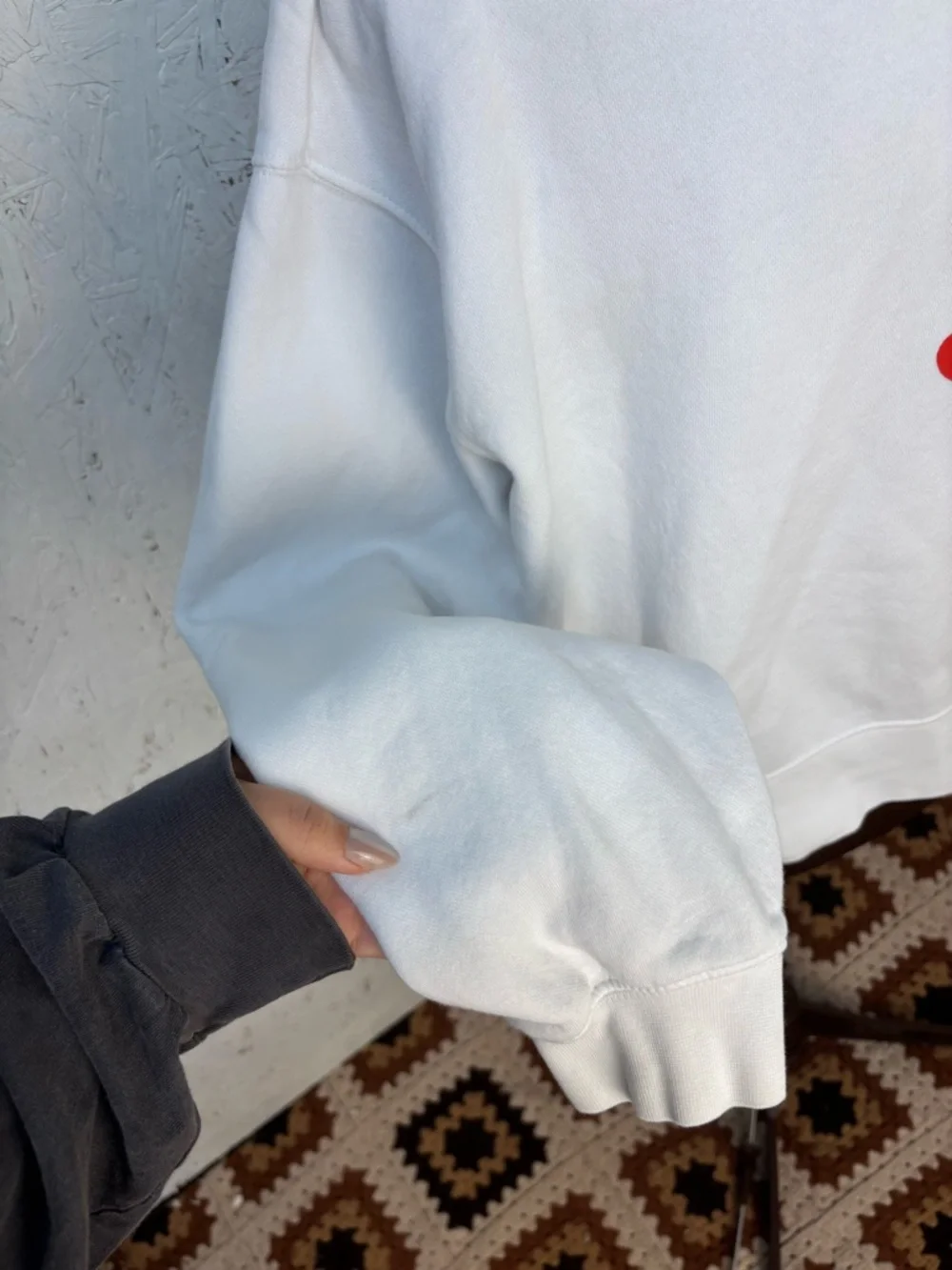 Nike Kiss Embroidered Lip Logo Heart Detail White Sweatshirt Oversized XL
